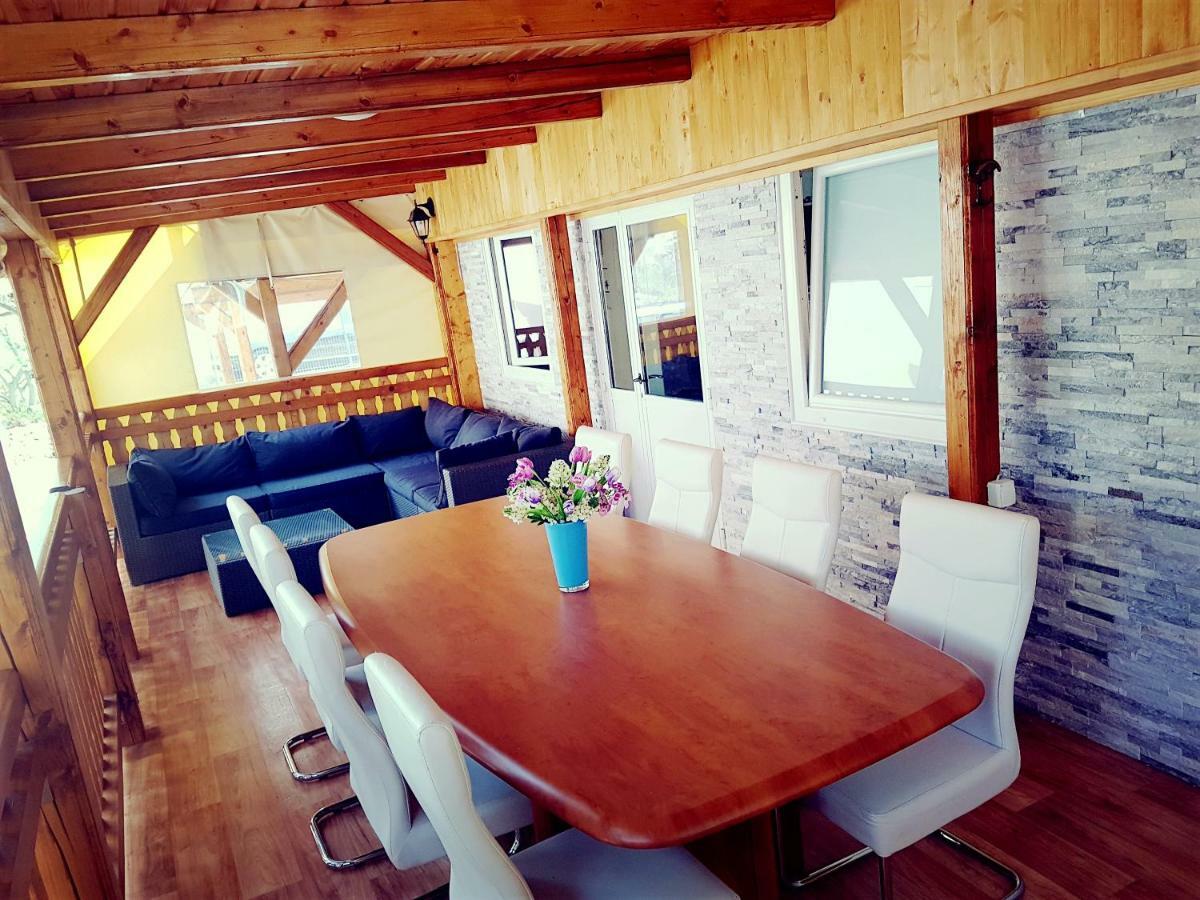 Mobile Home Lucan Драге Екстериор снимка