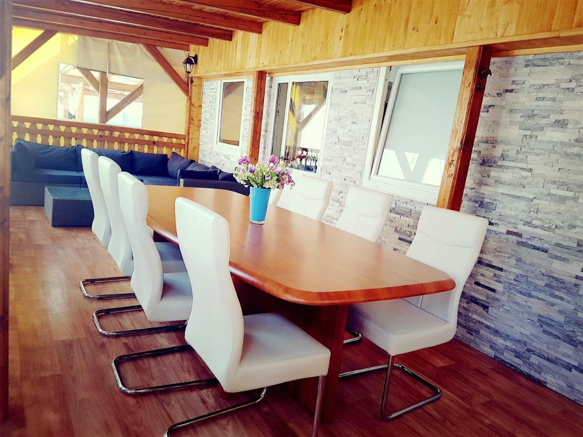 Mobile Home Lucan Драге Екстериор снимка