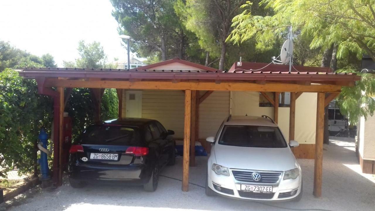 Mobile Home Lucan Драге Екстериор снимка